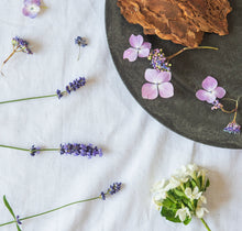 Load image into Gallery viewer, Tranquil Spa Candle